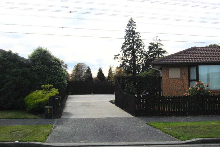 Photo of property in 2/4 Showgate Avenue, Sockburn, Christchurch, 8042