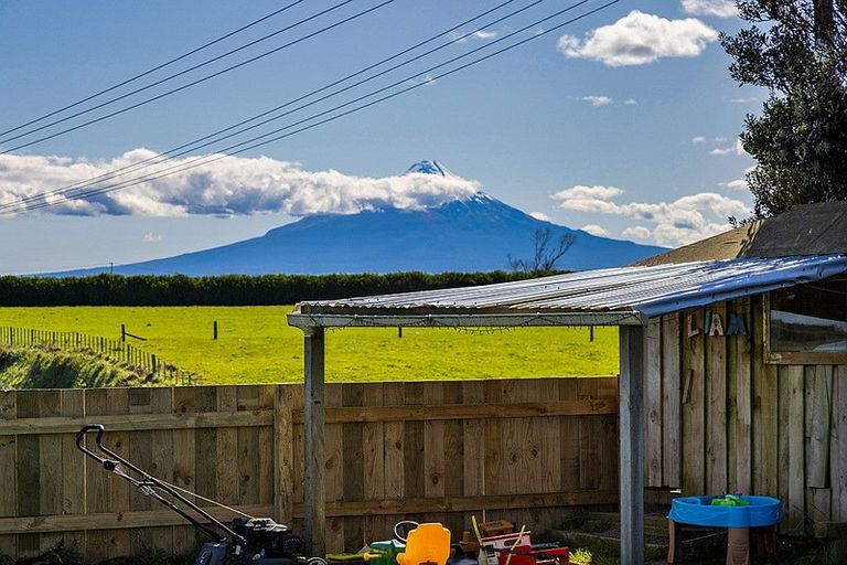 Photo of property in 570 South Road, Hawera, 4672