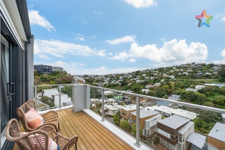 Photo of property in 6/69 Tiketike Way, Brooklyn, Wellington, 6021