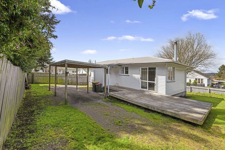 Photo of property in 15 Ross Road, Western Heights, Rotorua, 3015