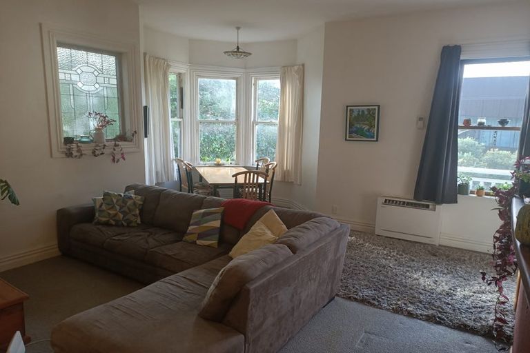 Photo of property in 56 Kelburn Parade, Kelburn, Wellington, 6012