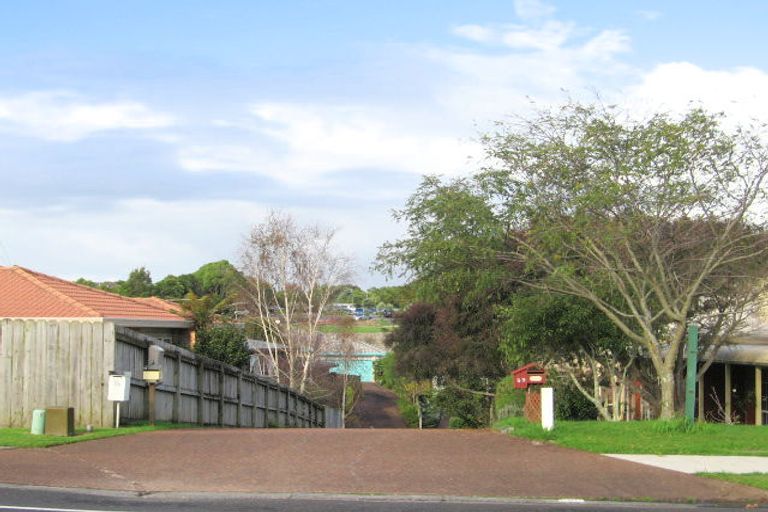 Photo of property in 59 Gosford Drive, Botany Downs, Auckland, 2010
