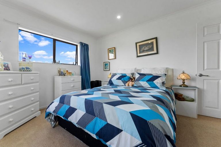 Photo of property in 19 Raabia Close, Parakai, 0830