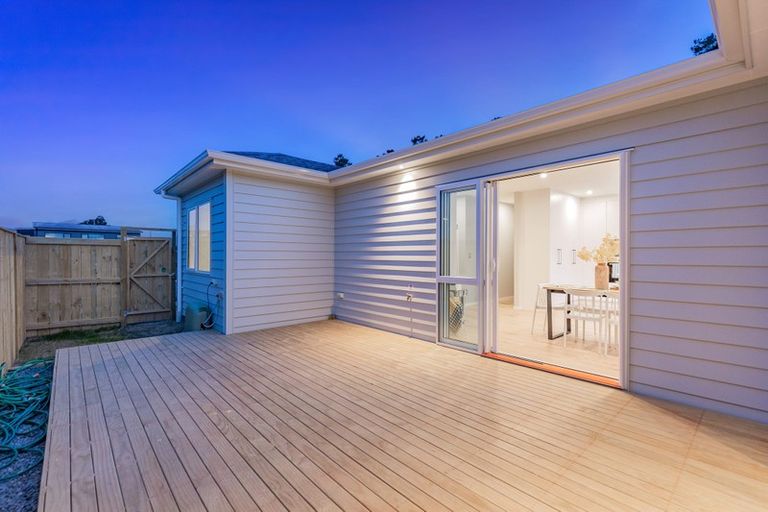Photo of property in 17 Konoba Avenue, Kumeu, 0810