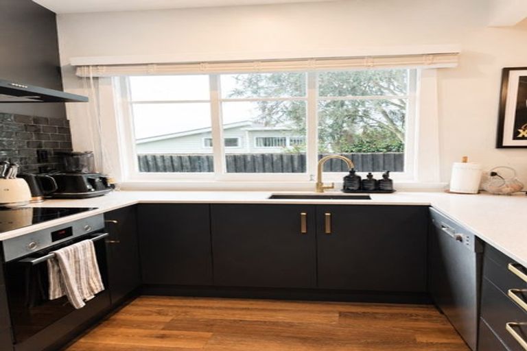 Photo of property in 20 Aorangi Road, Bryndwr, Christchurch, 8053