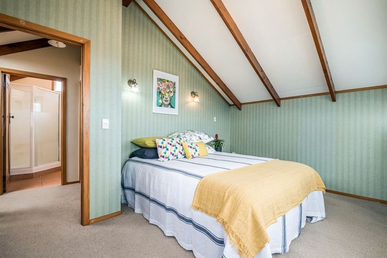 Photo of property in 2/160 Mokoia Road, Chatswood, Auckland, 0626