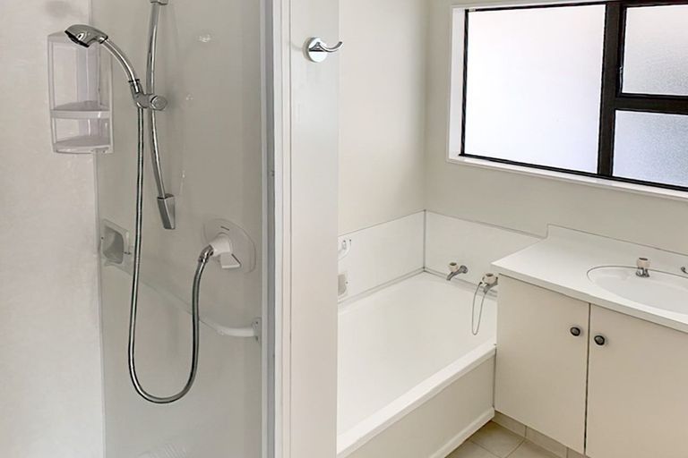 Photo of property in 5/501 Eastbourne Street East, Hastings, 4122