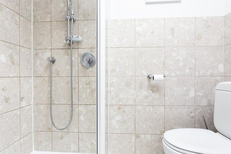 Photo of property in Mon Desir Apartments, 5/175g Hurstmere Road, Takapuna, Auckland, 0622