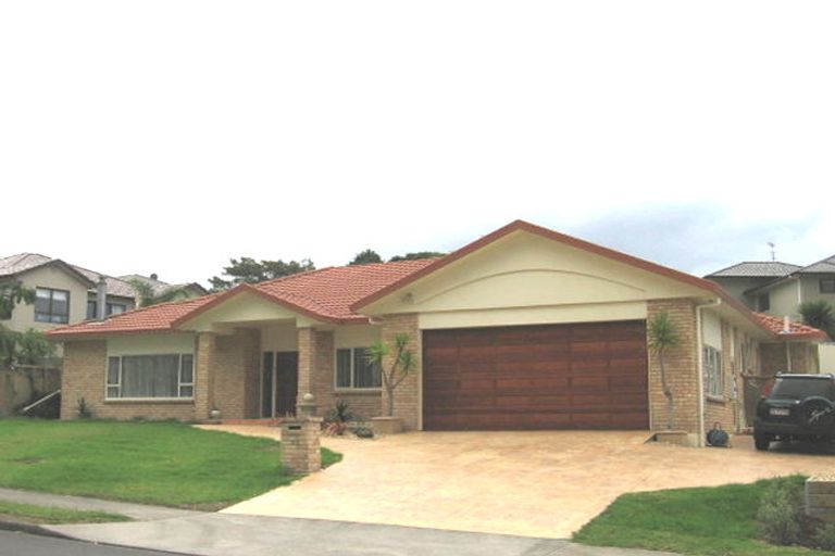 Photo of property in 33 Hogarth Rise, West Harbour, Auckland, 0618