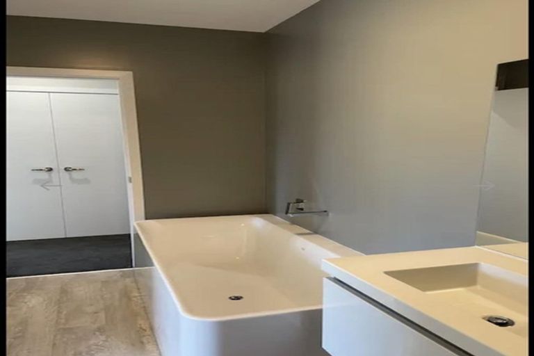 Photo of property in 3 Kopua Place, Whitby, Porirua, 5024