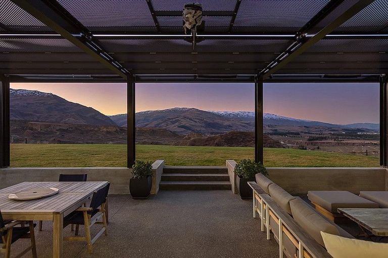 Photo of property in 102 Hall Road, Bannockburn, Cromwell, 9384