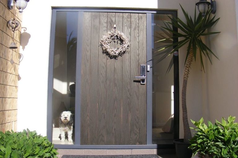 Photo of property in 106 Meadowland Drive, Somerville, Auckland, 2014