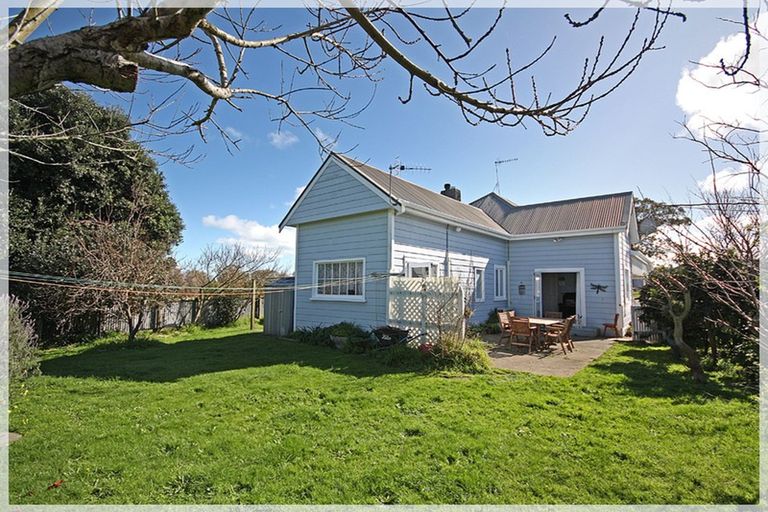 Photo of property in 11 Ravensworth Place, Foxton, 4814