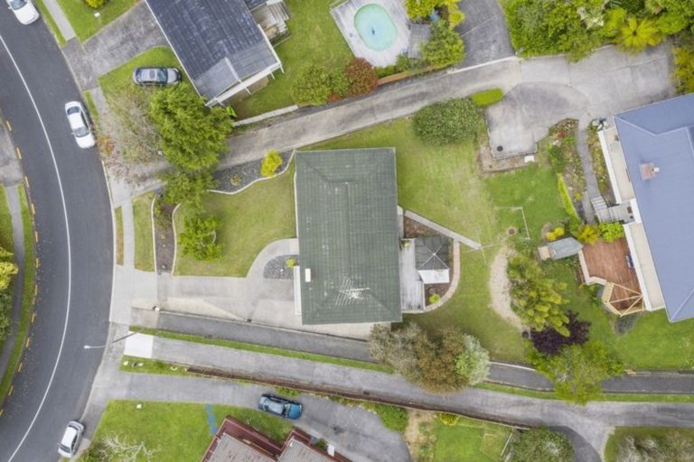 Photo of property in 58 Mayfair Crescent, Mairangi Bay, Auckland, 0630