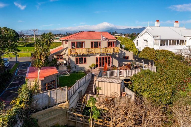 Photo of property in 25 Rogan Street, New Plymouth, 4310