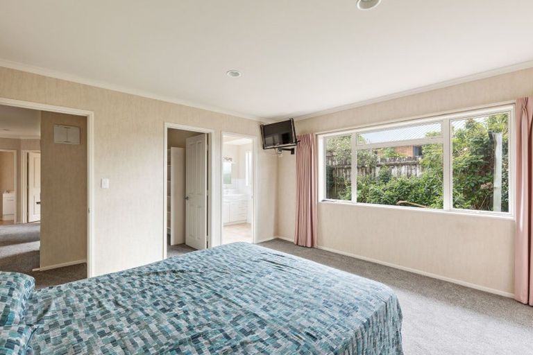 Photo of property in 18 Ashmore Drive, Frankleigh Park, New Plymouth, 4310