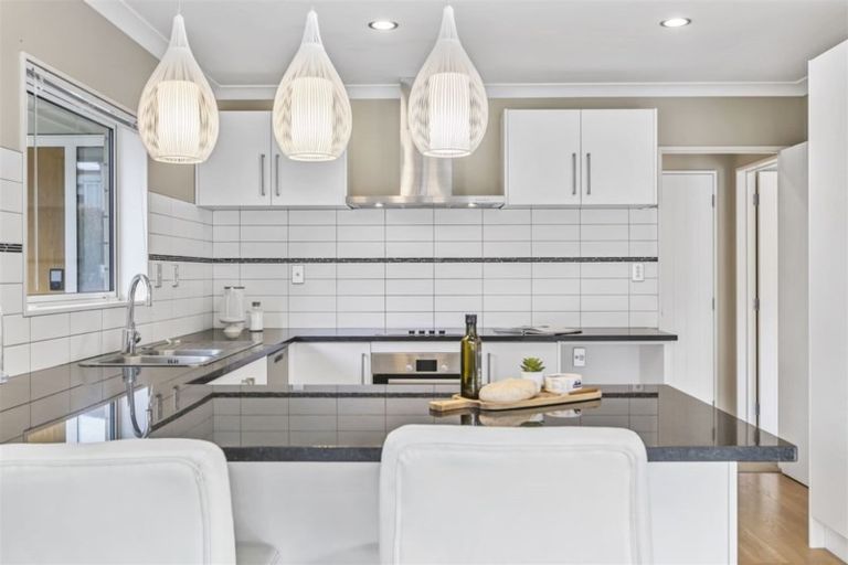 Photo of property in 51a Howe Street, Howick, Auckland, 2014