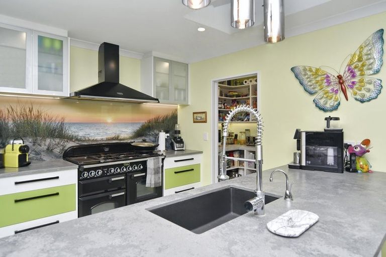 Photo of property in 14 Deans Place, Amberley, 7410