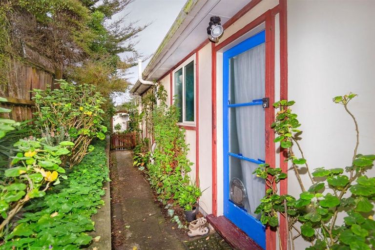 Photo of property in 2/46 Bowhill Road, New Brighton, Christchurch, 8083