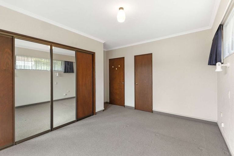 Photo of property in 5 Saint Ives Grove, Whalers Gate, New Plymouth, 4310