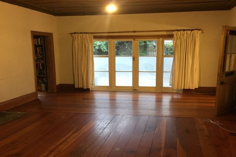 Photo of property in 15 Main Street, Hospital Hill, Napier, 4110