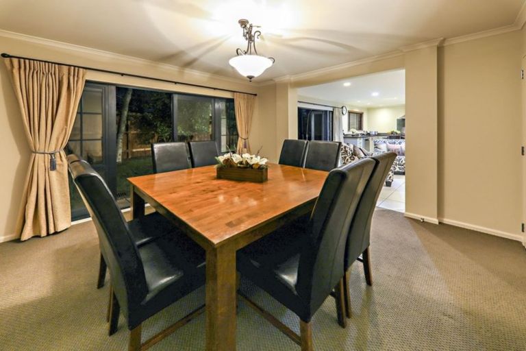 Photo of property in 11 Karson Place, Flat Bush, Auckland, 2016