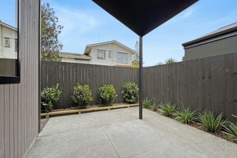 Photo of property in 11 Ara Reti, Mangere, Auckland, 2022