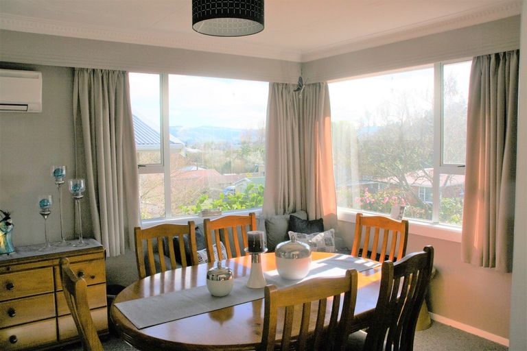 Photo of property in 10 Kinmont Crescent, Kinmont Park, Mosgiel, 9024