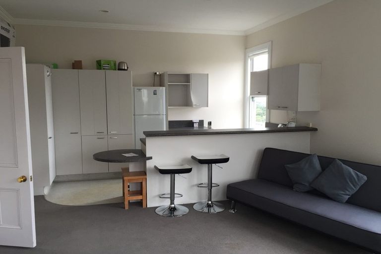 Photo of property in 1/10 Hobson Crescent, Thorndon, Wellington, 6011