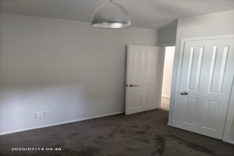 Photo of property in 24 Heaton Grove, Chatswood, Auckland, 0626