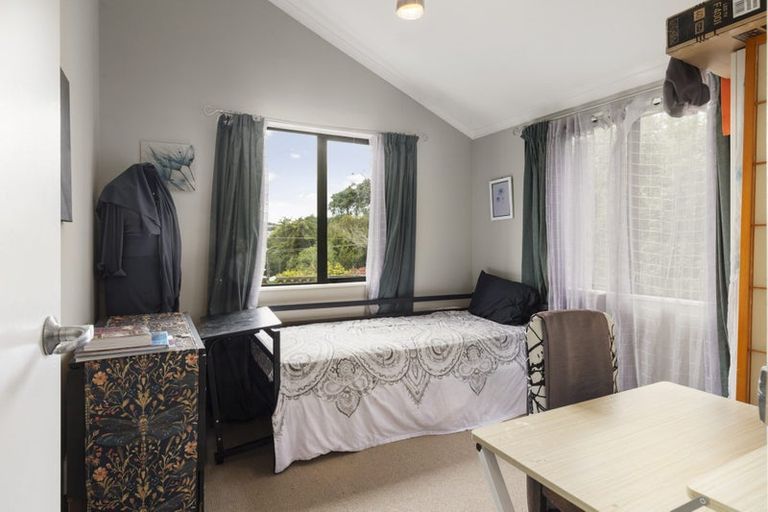 Photo of property in 114 Broderick Road, Johnsonville, Wellington, 6037