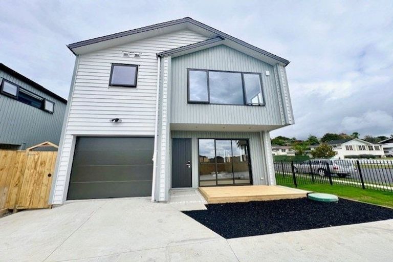 Photo of property in 56a Casuarina Road, Half Moon Bay, Auckland, 2012