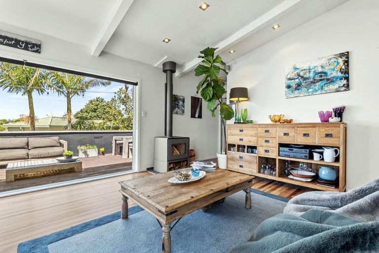 Photo of property in 12 Tyne Road, Forrest Hill, Auckland, 0620