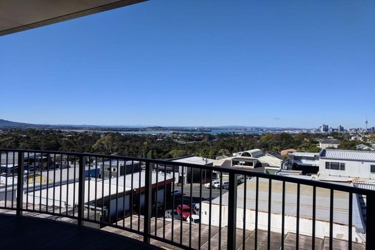 Photo of property in 9/241 Hinemoa Street, Birkenhead, Auckland, 0626