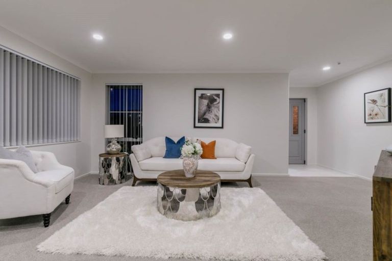 Photo of property in 36 Nimstedt Avenue, Oteha, Auckland, 0632