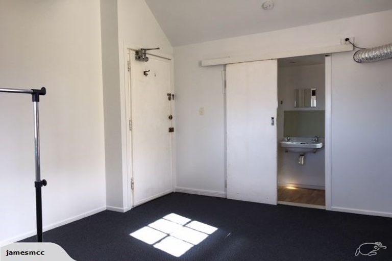 Photo of property in 21 Burnell Avenue, Thorndon, Wellington, 6011