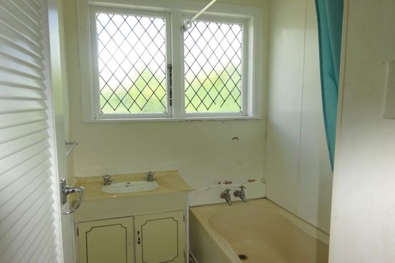 Photo of property in 19 Easton Street, Foxton, 4814