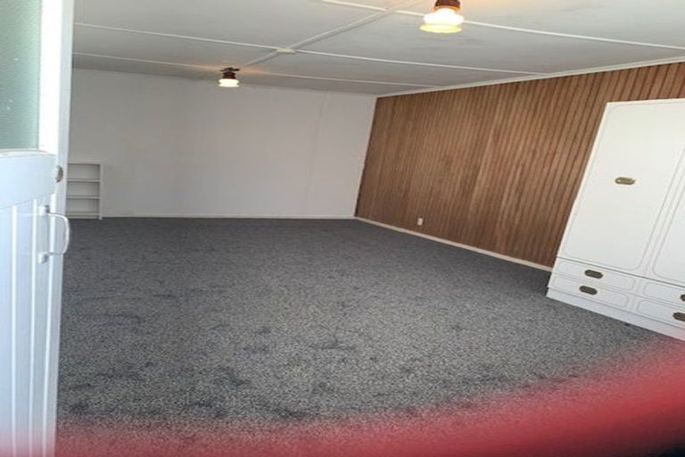 Photo of property in 20 Sullivan Avenue, Mangere Bridge, Auckland, 2022