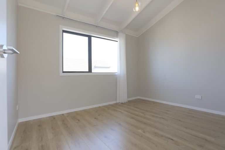 Photo of property in 128 Beach Road, Castor Bay, Auckland, 0620