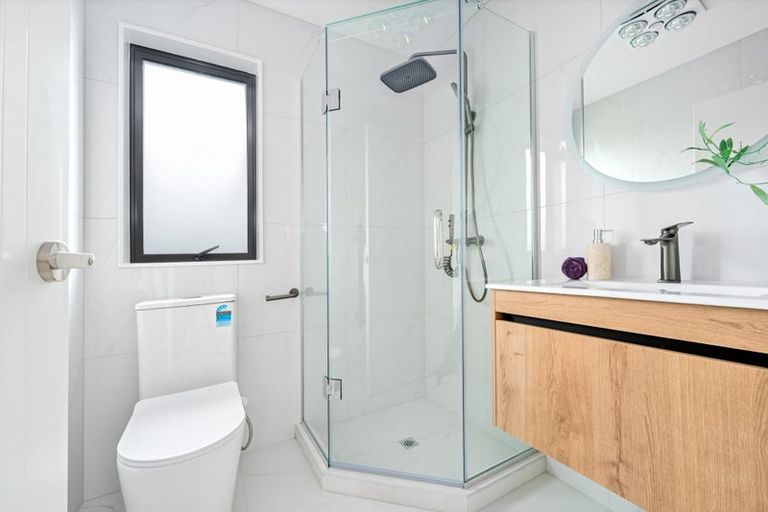 Photo of property in 46 Taipahitini Road, Rosehill, 2113