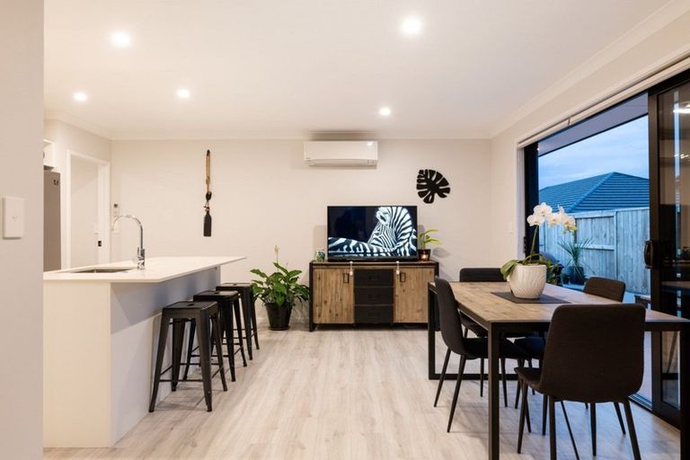 Photo of property in 15 Kotiate Street, Papamoa Beach, Papamoa, 3118