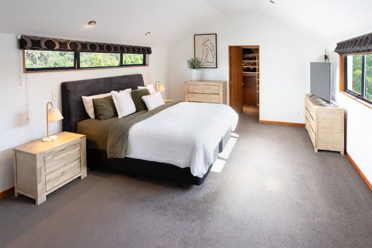 Photo of property in 33 Ruapehu Drive, Fitzherbert, Palmerston North, 4410