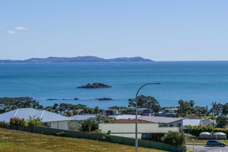 Photo of property in 15 Midgard Road, Coopers Beach, 0420