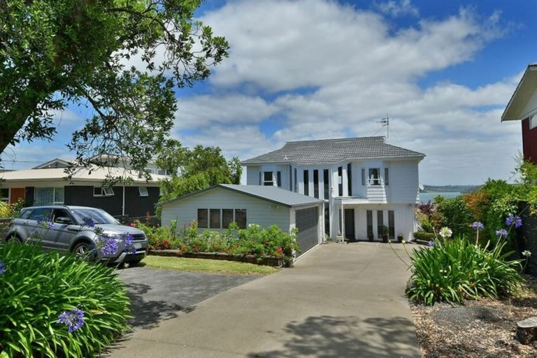 Photo of property in 797 Whangaparaoa Road, Manly, Whangaparaoa, 0930