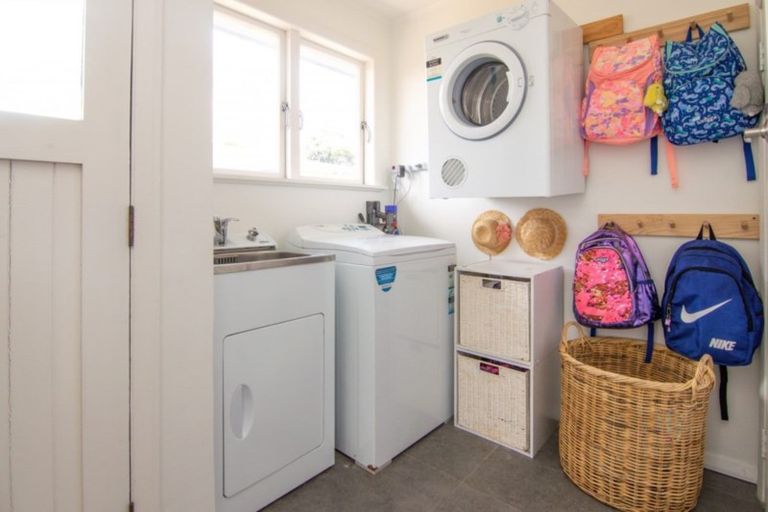 Photo of property in 43b Abraham Crescent, Milson, Palmerston North, 4414