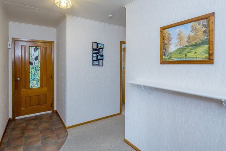 Photo of property in 92a Weraroa Road, Levin, 5510