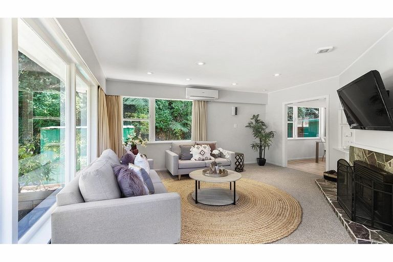 Photo of property in 56 Lincoln Avenue, Tawa, Wellington, 5028