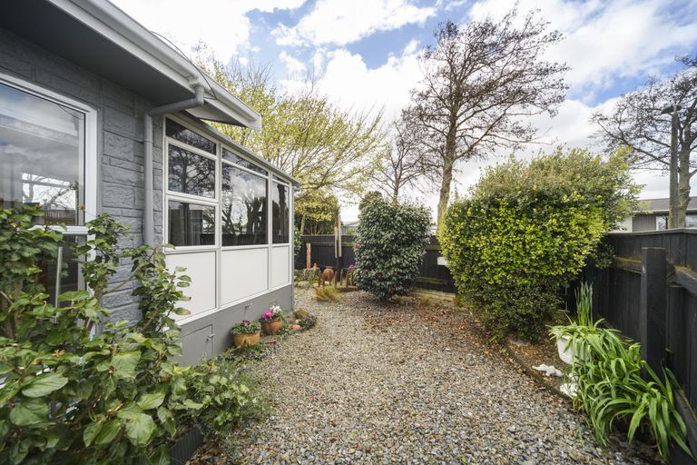 Photo of property in 14 Bendigo Street, Cloverlea, Palmerston North, 4412