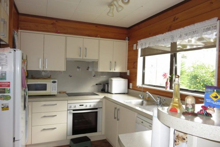 Photo of property in 121 Onemana Drive, Onemana, Whangamata, 3691