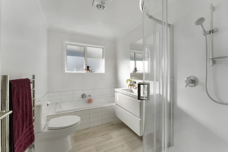 Photo of property in 2 Olivias Place, Stoke, Nelson, 7011